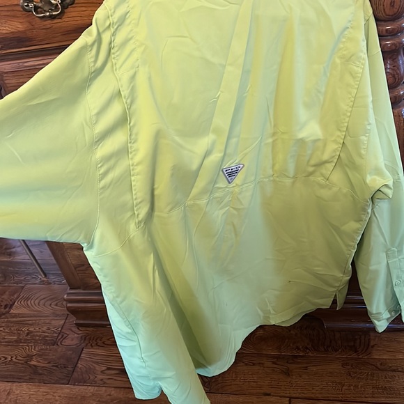 PFG Columbia button down - Picture 4 of 4